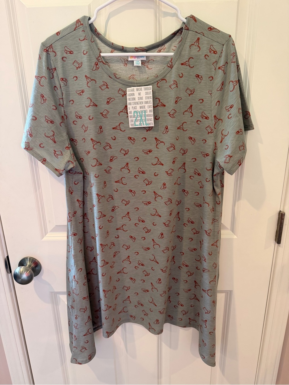 LuLaRoe NWT Melissa Crew Neck Tunic Tshirt Size 2XL